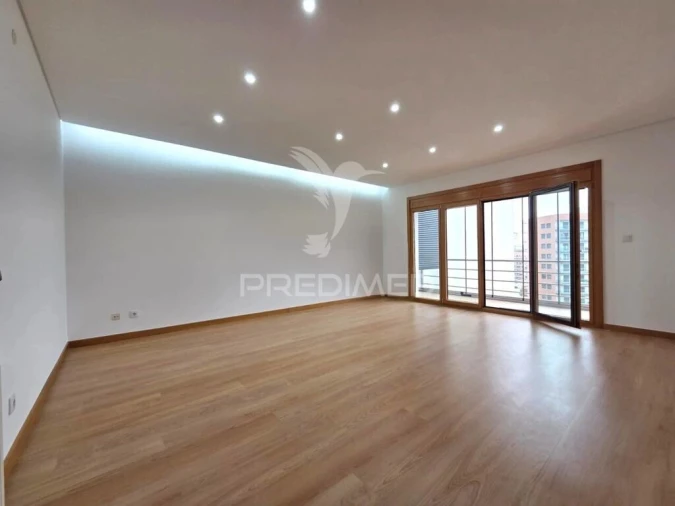 Apartamento T3 para Venda em Odivelas Foto 9