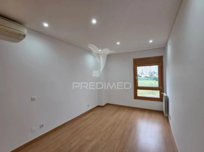 Apartamento T3 para Venda em Odivelas Foto 12