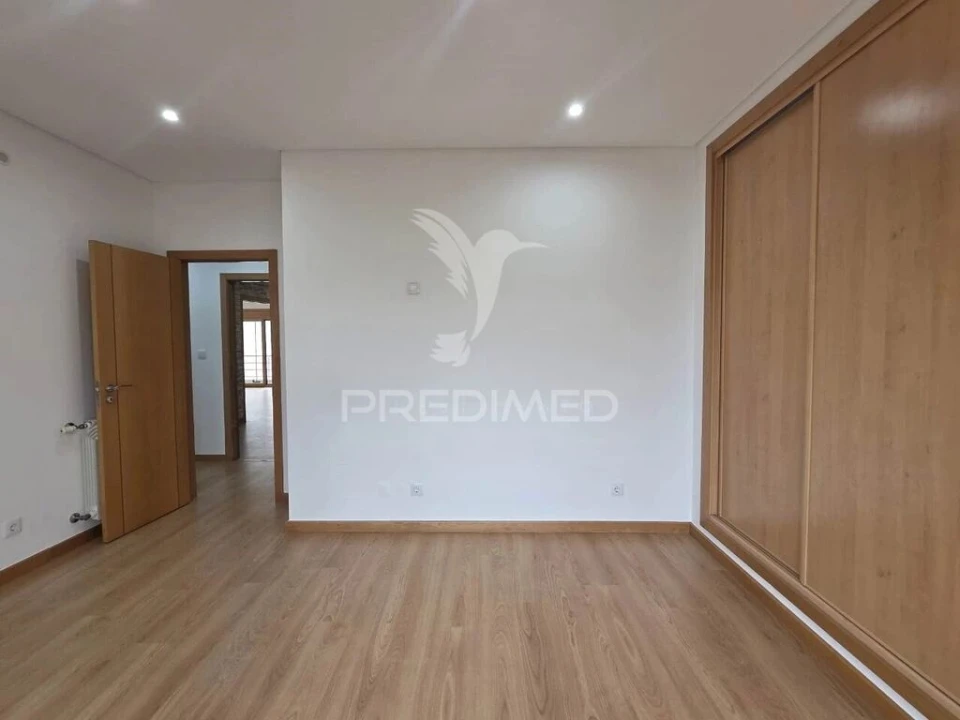 Apartamento T3 para Venda em Odivelas Foto 16