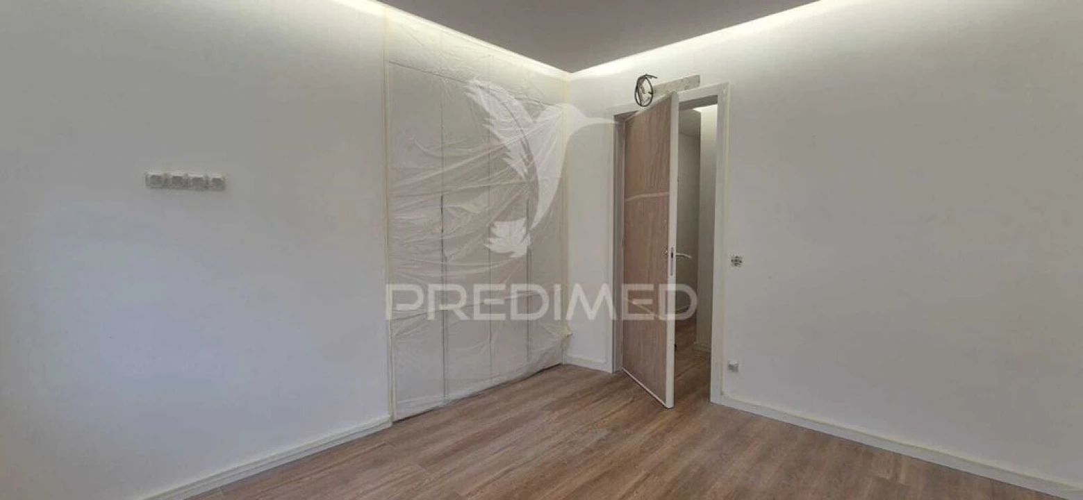 Apartamento T2 para Venda em Braga (Maximinos, Sé e Cividade) Foto 9