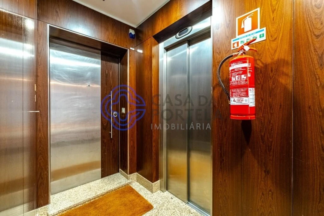 Apartamento T3 para Venda em Mafamude e Vilar do Paraíso Foto 2