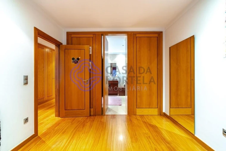 Apartamento T3 para Venda em Mafamude e Vilar do Paraíso Foto 24