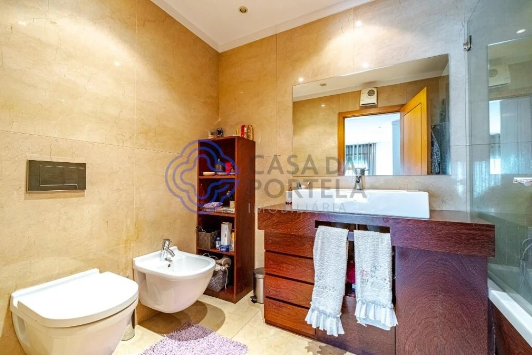 Apartamento T3 para Venda em Mafamude e Vilar do Paraíso Foto 33