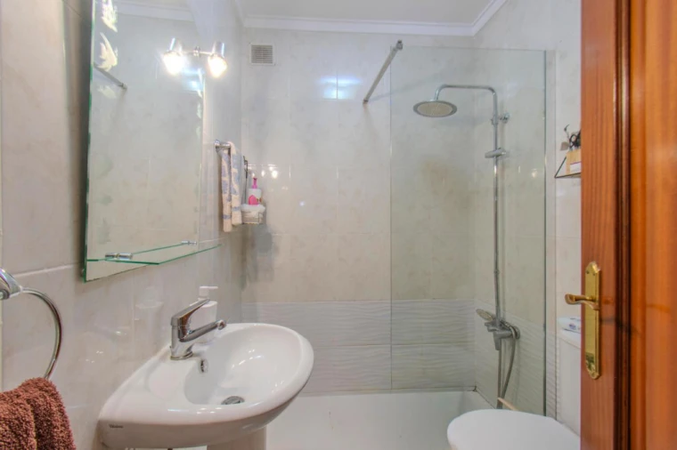 Apartamento T2 para Venda em Rio Tinto Foto 8