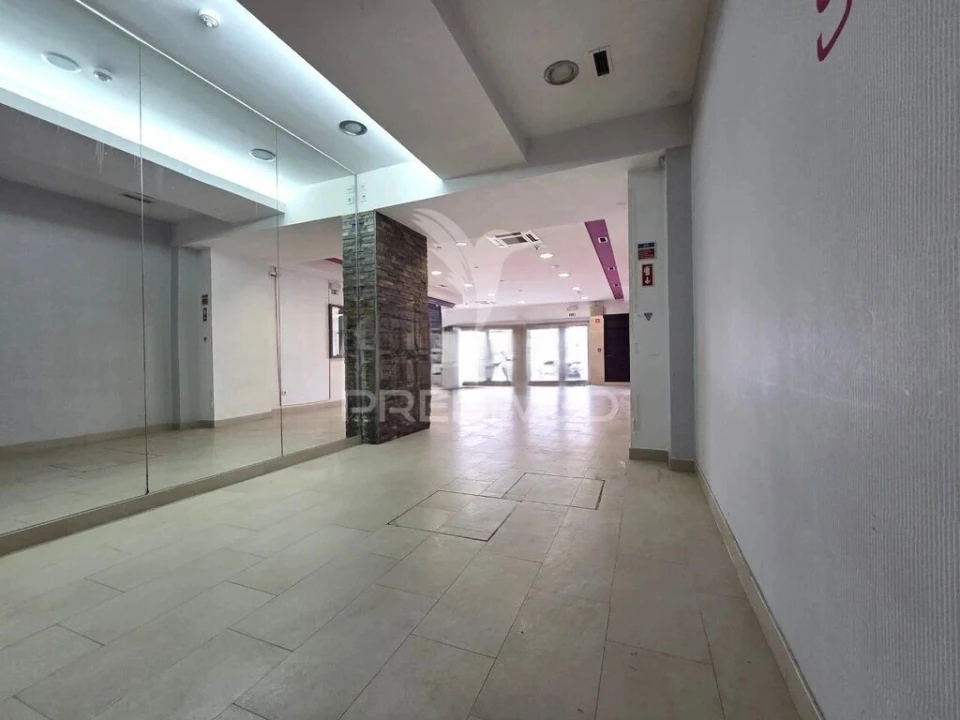 Loja para Arrendamento em Barreiro e Lavradio Foto 2