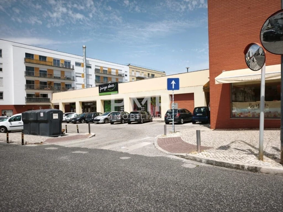 Loja para Trespasse em Carnaxide e Queijas Foto 8