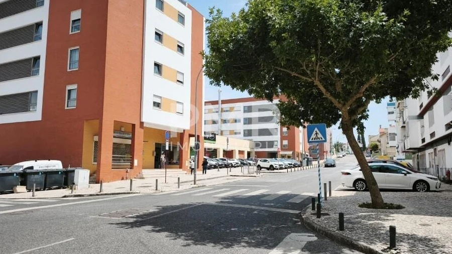 Loja para Trespasse em Carnaxide e Queijas
