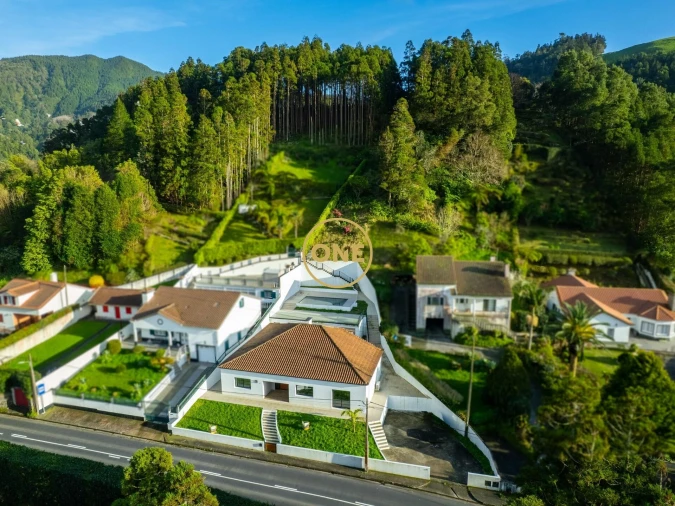 Moradia T3 para Venda em Furnas Foto 2