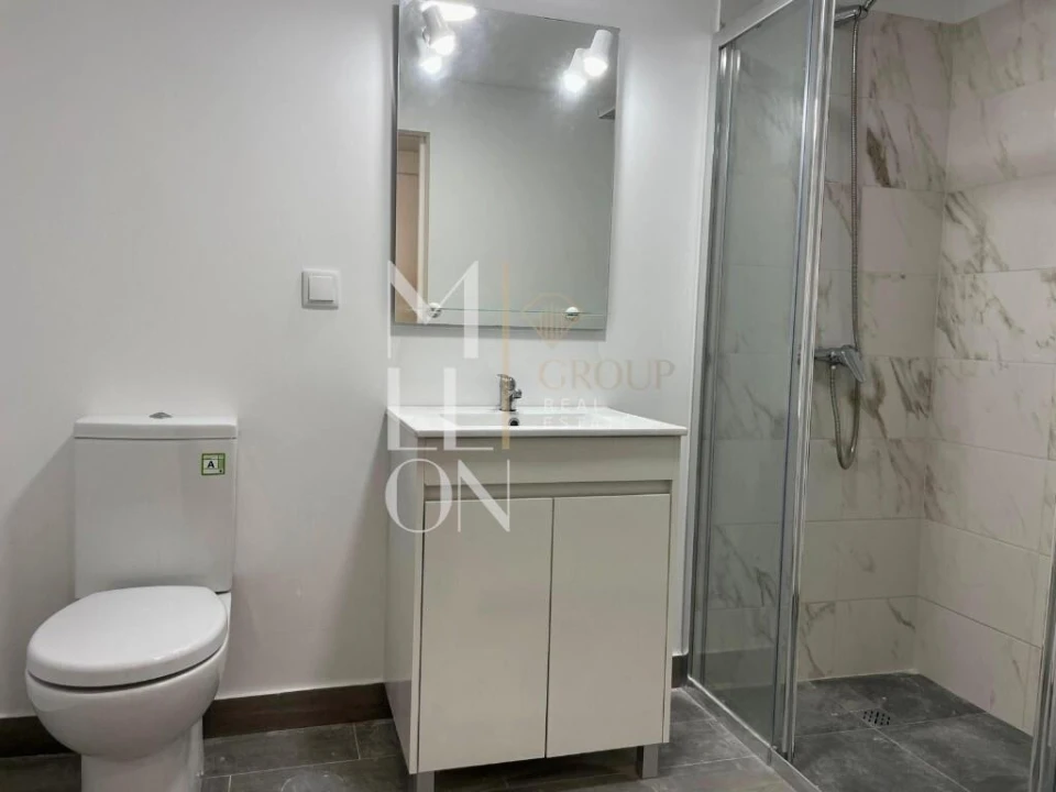 Apartamento T1 para Venda em Caniço Foto 11