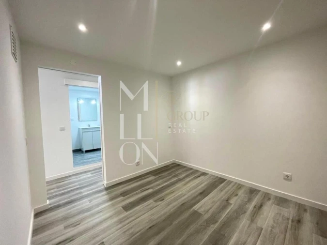 Apartamento T1 para Venda em Caniço Foto 12