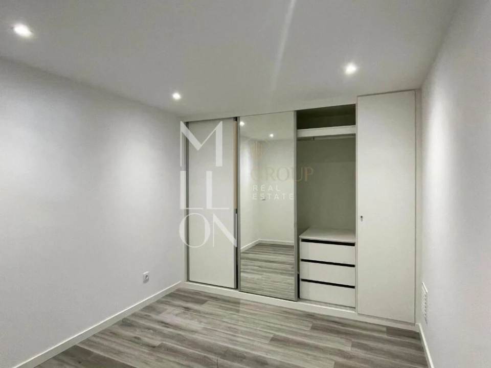 Apartamento T1 para Venda em Caniço Foto 13