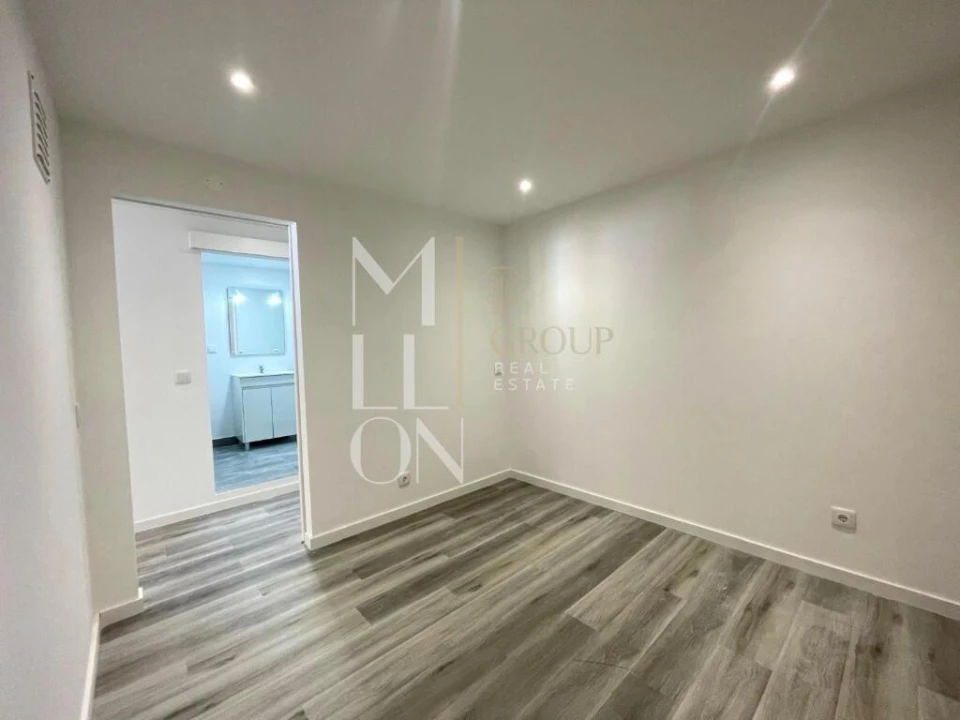 Apartamento T1 para Venda em Caniço Foto 12