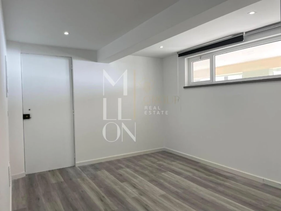 Apartamento T1 para Venda em Caniço Foto 3