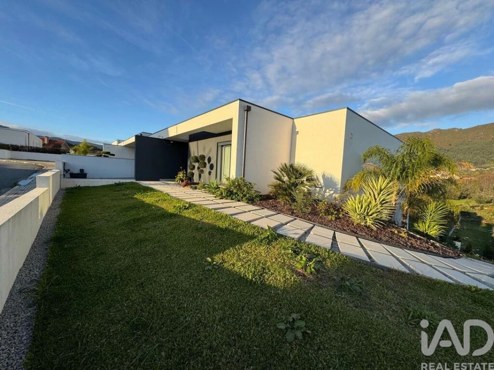 Moradia T4 para Venda em Cabração e Moreira do Lima Foto 17