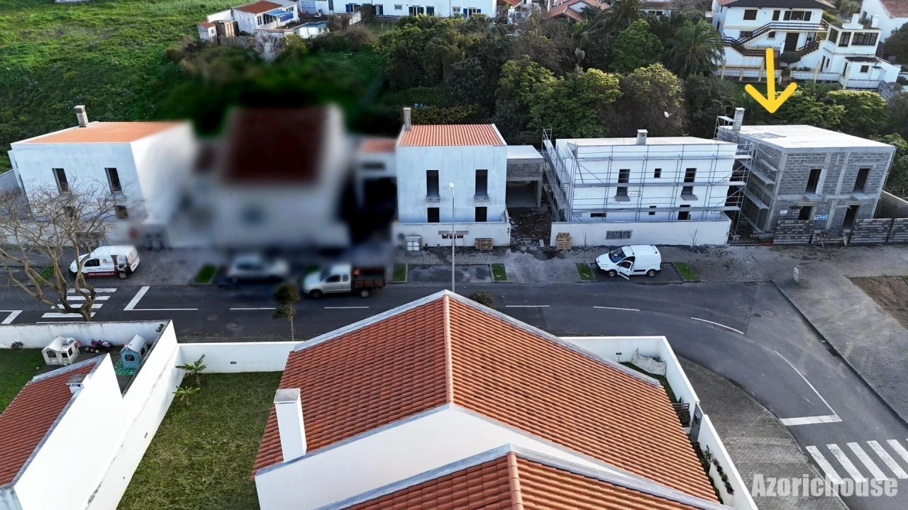 Moradia T4 para Venda em Rosto do Cão (Livramento) Foto 1