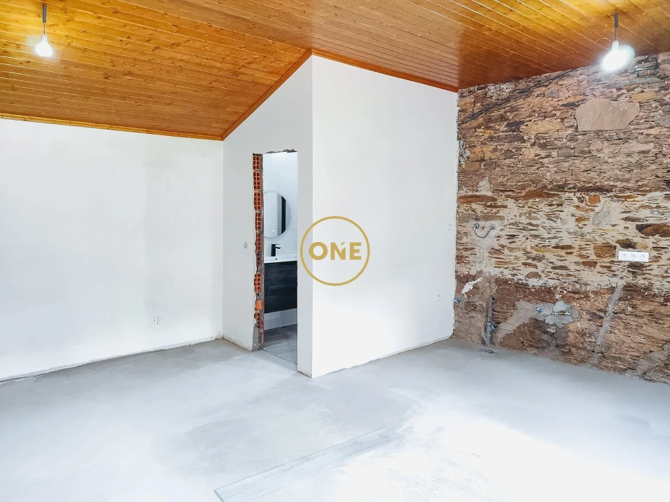 Moradia T2 para Venda em Cepos e Teixeira Foto 5