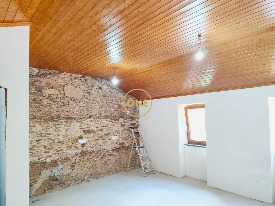 Moradia T2 para Venda em Cepos e Teixeira Foto 4