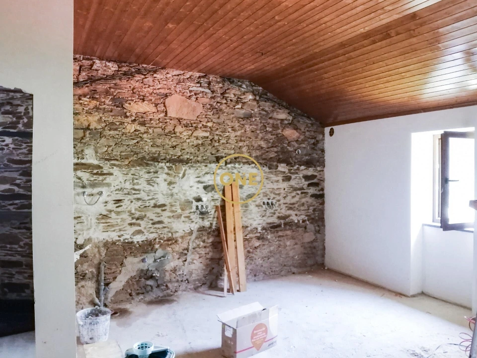 Moradia T2 para Venda em Cepos e Teixeira Foto 4