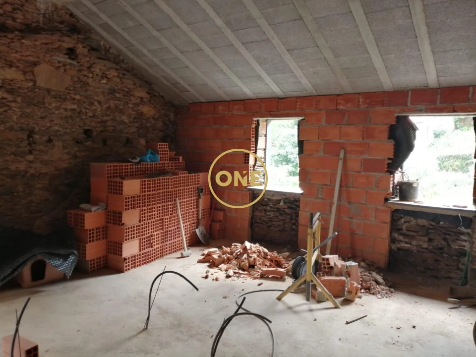 Moradia T2 para Venda em Cepos e Teixeira Foto 3