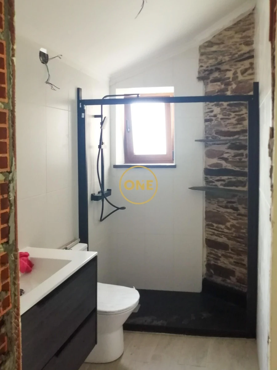 Moradia T2 para Venda em Cepos e Teixeira Foto 5