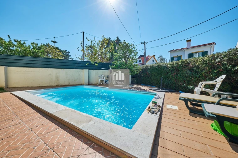 Moradia T5 para Venda em Charneca de Caparica e Sobreda Foto 4