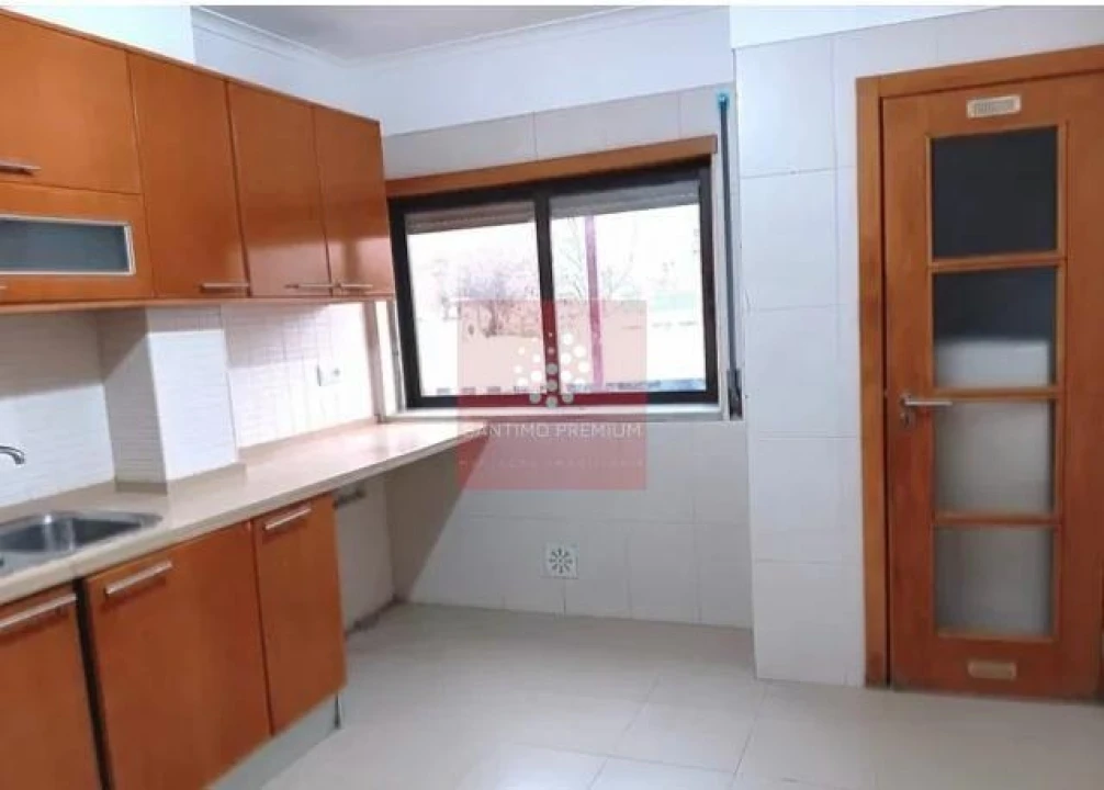 Apartamento T3 para Venda em Rio de Mouro Foto 36