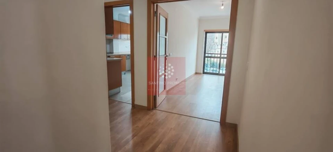 Apartamento T3 para Venda em Rio de Mouro Foto 3