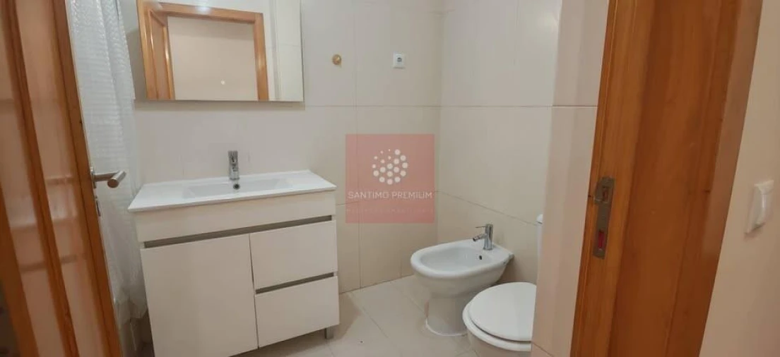 Apartamento T3 para Venda em Rio de Mouro Foto 9