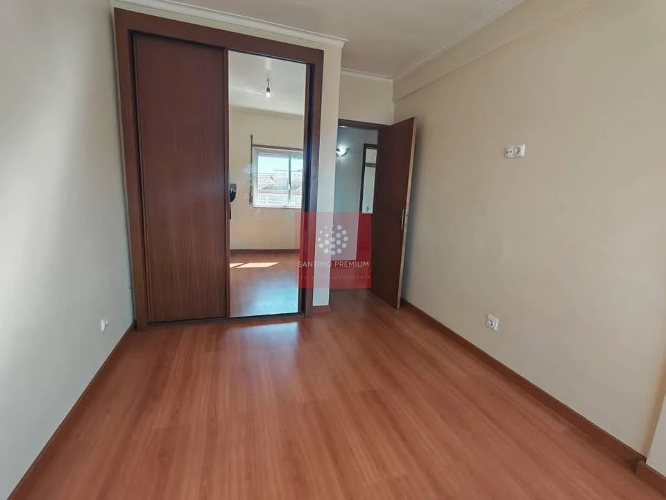 Apartamento T2 para Venda em Queluz e Belas Foto 6