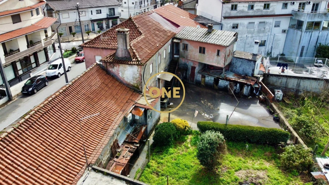 Moradia T4 para Venda em Frazão Arreigada Foto 7