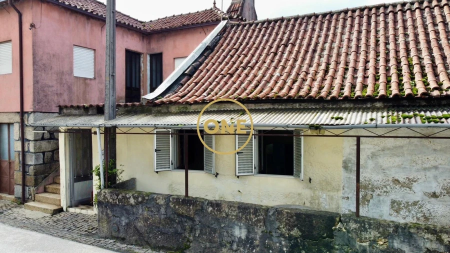 Moradia T4 para Venda em Frazão Arreigada Foto 3