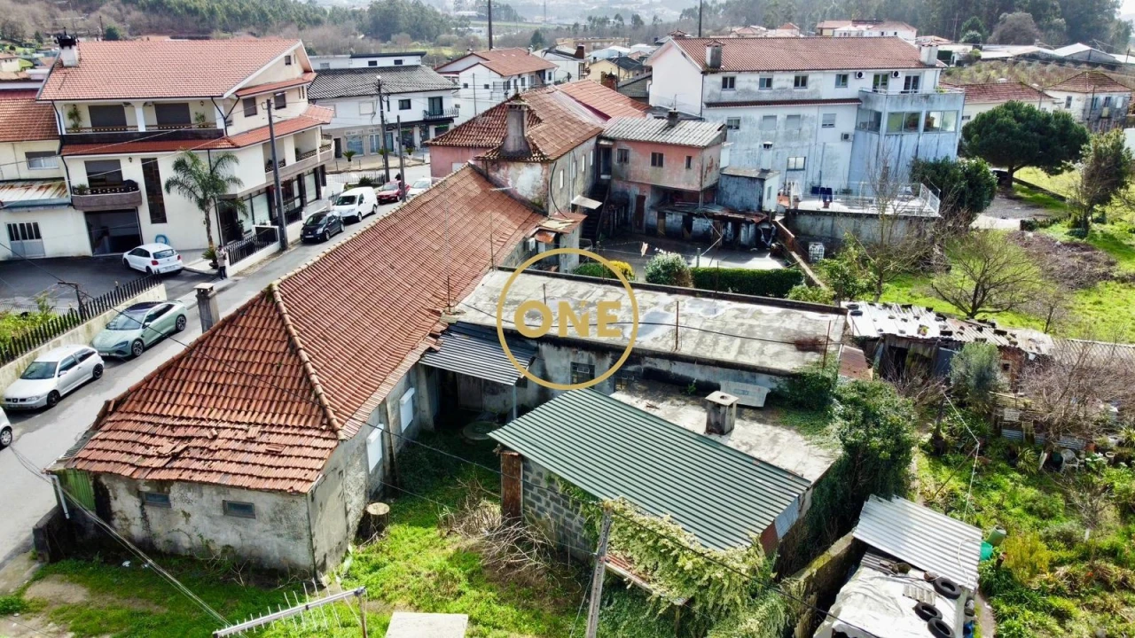 Moradia T4 para Venda em Frazão Arreigada Foto 5