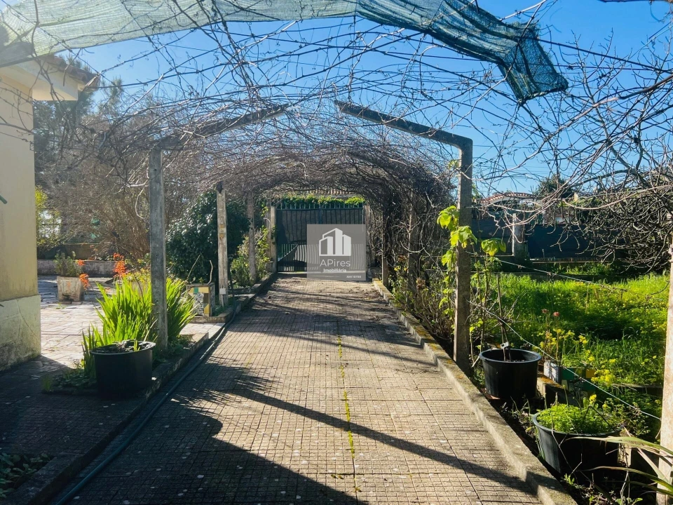 Moradia T4 para Venda em Fernao Ferro Foto 4