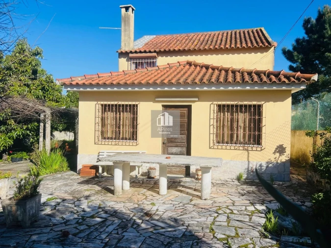 Moradia T4 para Venda em Fernao Ferro Foto 3