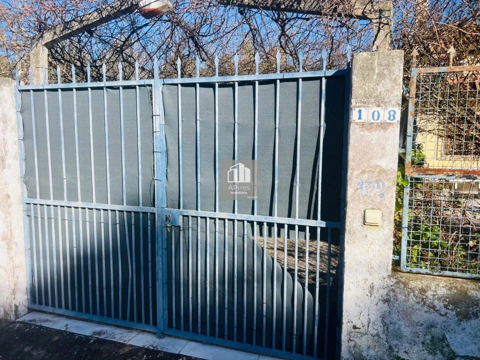 Moradia T4 para Venda em Fernao Ferro Foto 29