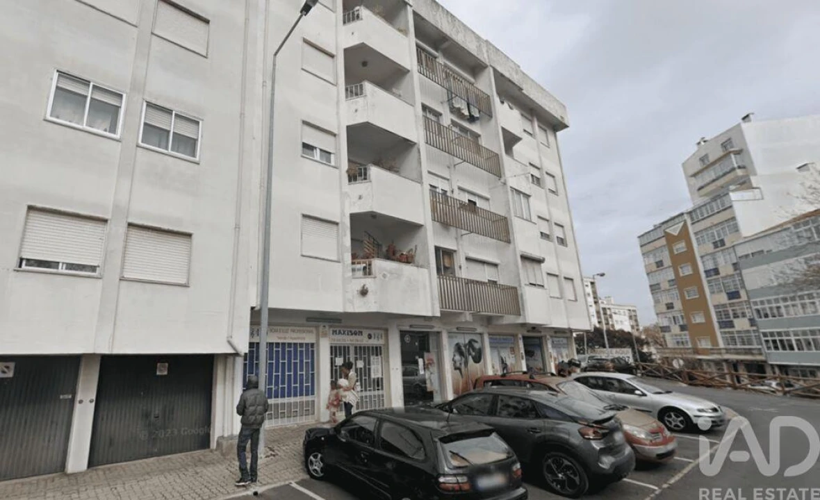 Apartamento T2 para Venda em Queluz e Belas Foto 5