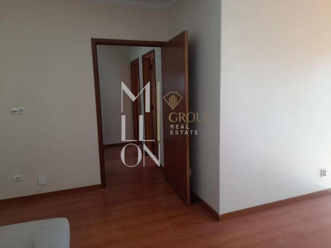 Apartamento T2 para Venda em Queluz e Belas Foto 4