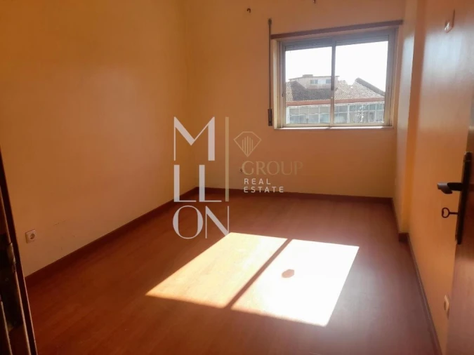 Apartamento T2 para Venda em Queluz e Belas Foto 9