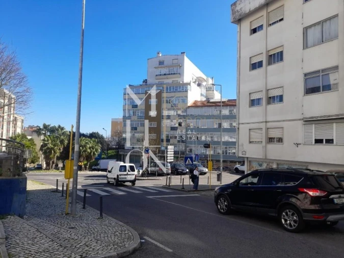 Apartamento T2 para Venda em Queluz e Belas Foto 33