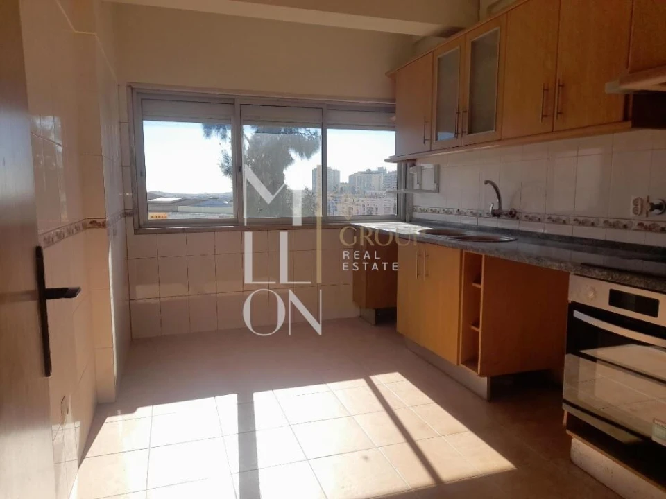 Apartamento T2 para Venda em Queluz e Belas Foto 23