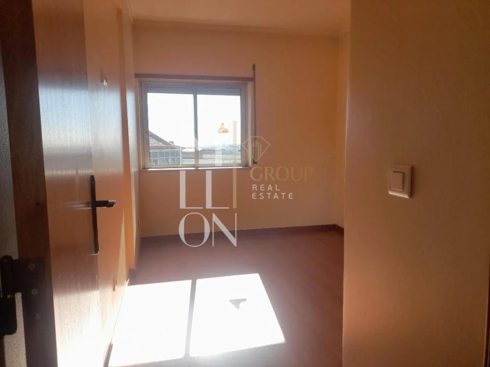 Apartamento T2 para Venda em Queluz e Belas Foto 13