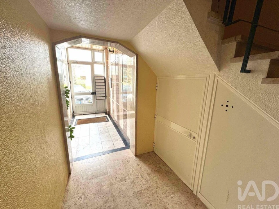 Apartamento T2 para Venda em Porto Salvo Foto 30