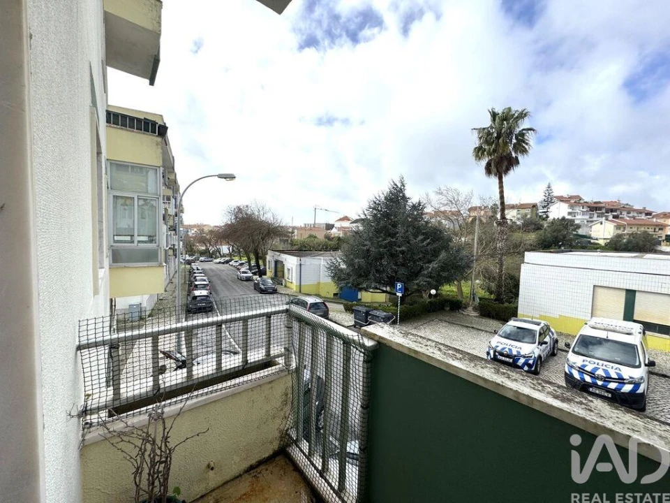 Apartamento T2 para Venda em Porto Salvo Foto 17