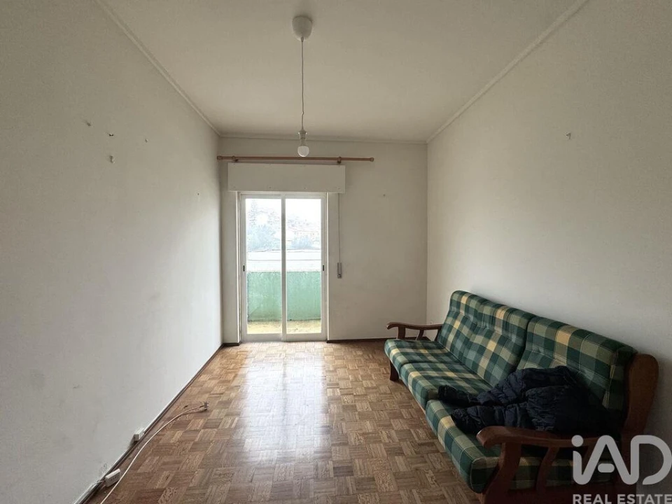 Apartamento T2 para Venda em Porto Salvo Foto 15
