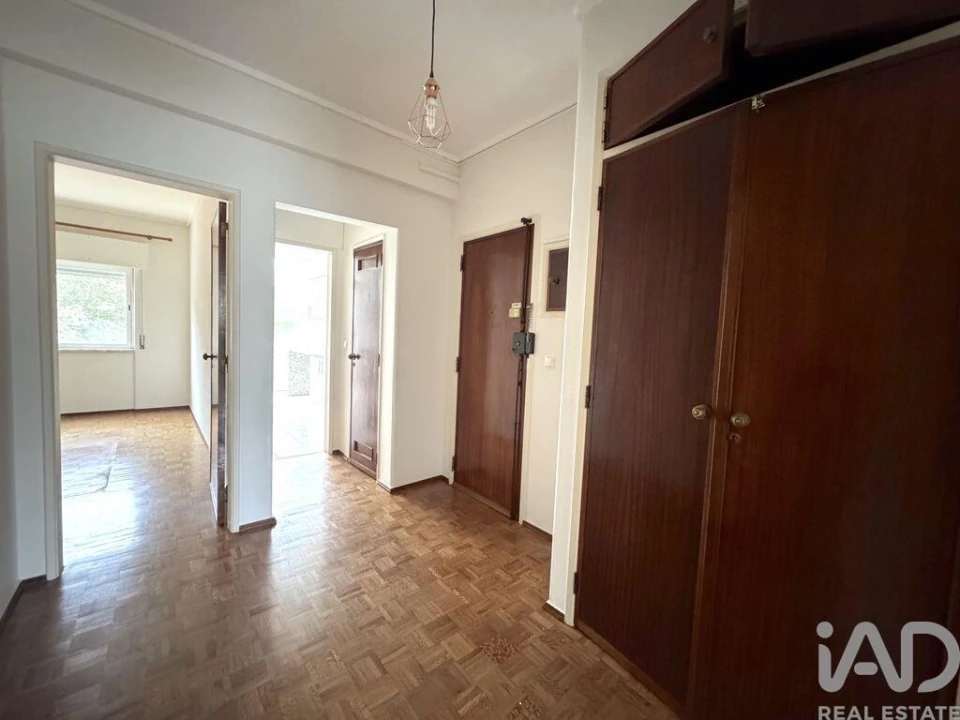 Apartamento T2 para Venda em Porto Salvo Foto 9