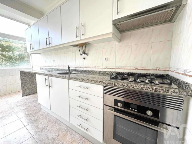 Apartamento T2 para Venda em Porto Salvo Foto 3