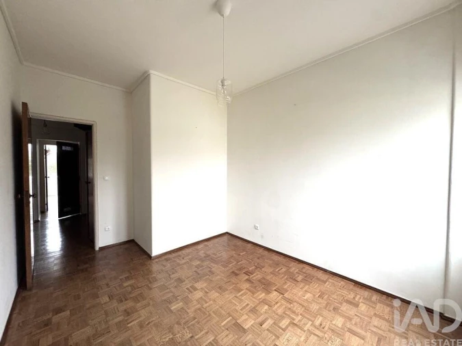 Apartamento T2 para Venda em Porto Salvo Foto 11