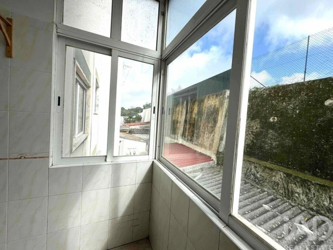 Apartamento T2 para Venda em Porto Salvo Foto 4