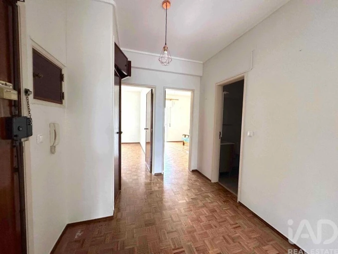 Apartamento T2 para Venda em Porto Salvo Foto 7
