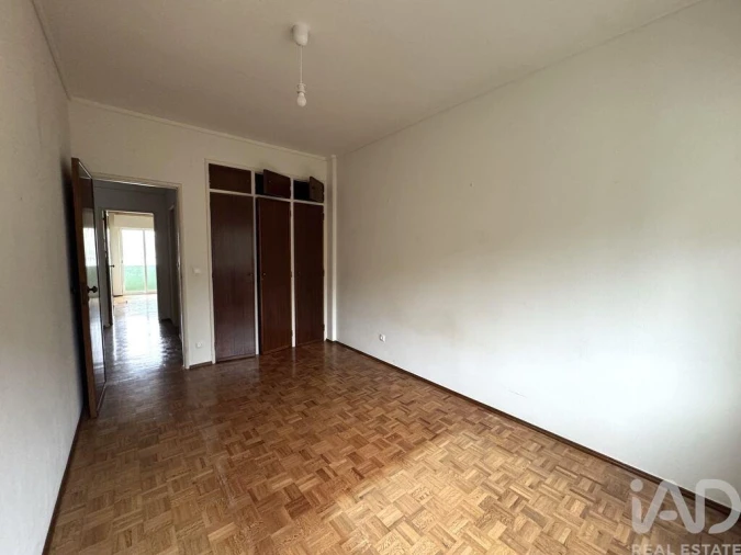 Apartamento T2 para Venda em Porto Salvo Foto 21